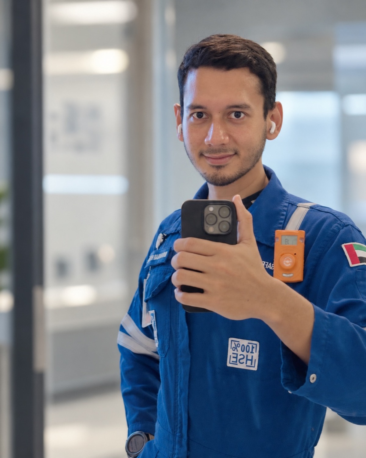 AVIXO Consulting founder in industrial workwear during his earlier operations career